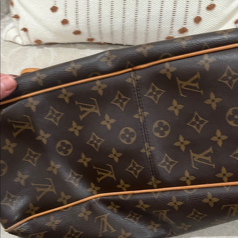 Louis Vuitton Delightful MM Monogram Shoulder Bag - Picture 8 of 15